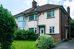 Beech Road Apartment St Albans by PAY AS U STAY